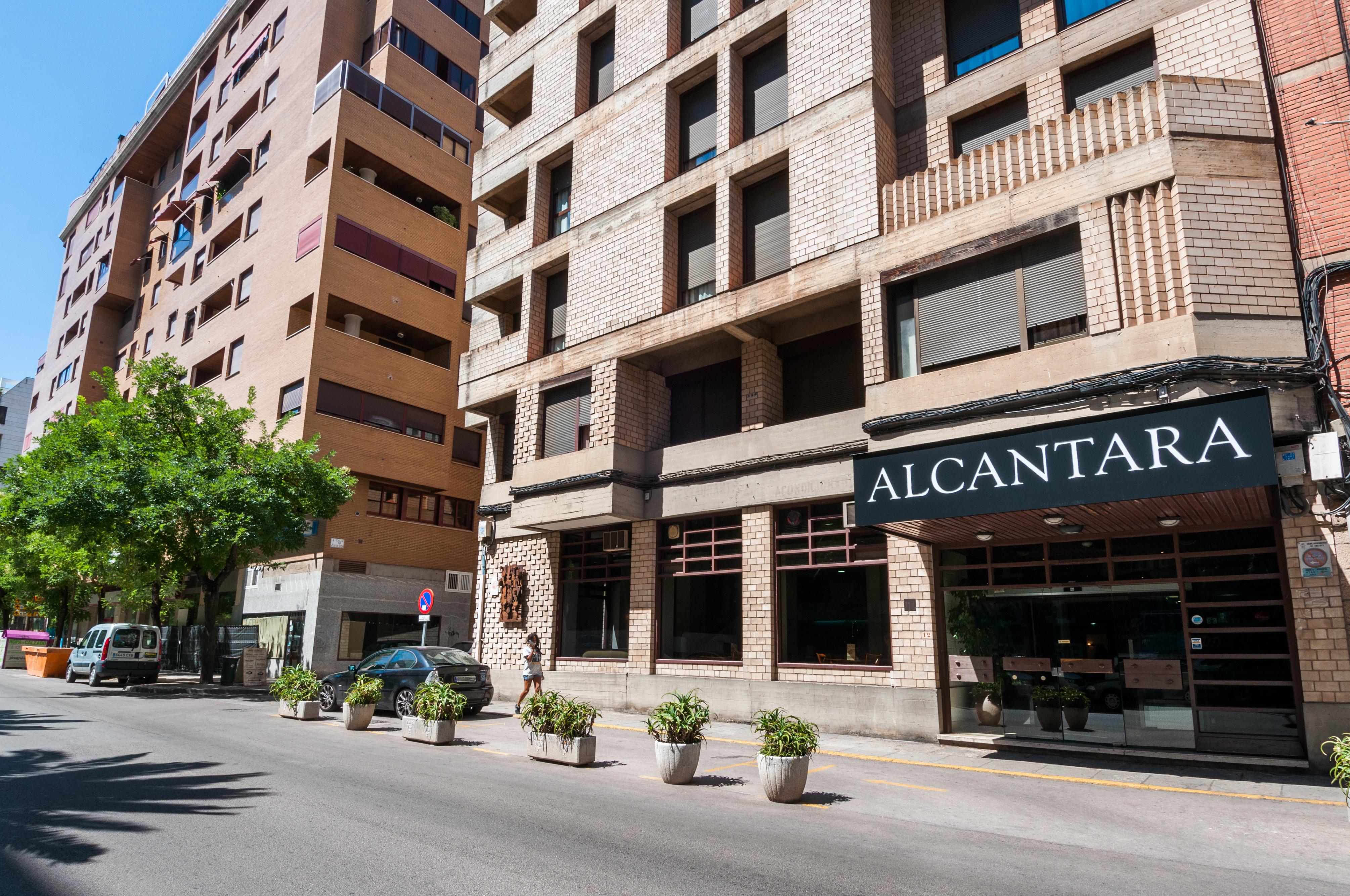 Hotel Alcantara กาเซเรส ภายนอก รูปภาพ